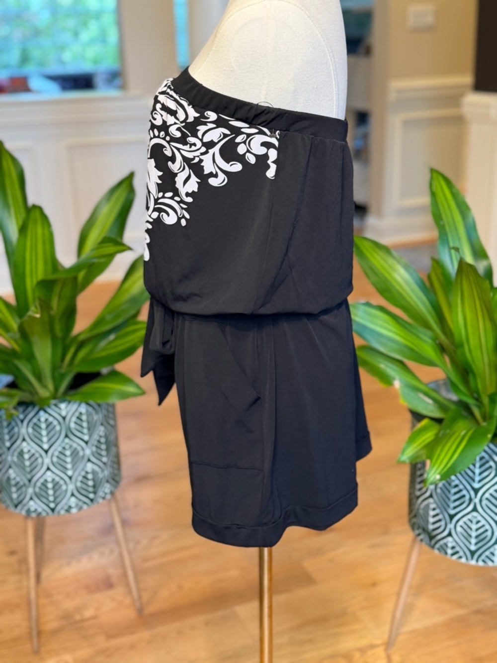 White House Black Market Classic 2010s Strapless Romper XS (NWT) - Picture 8 of 13